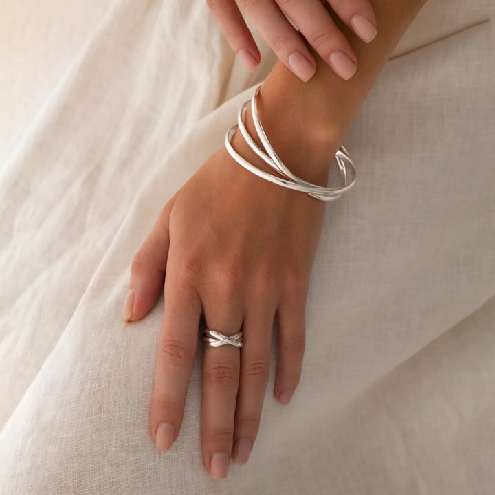 Russian Wedding ring is three interlocking bands of high quality sterling silver which form a classic ring creating a romantic boho vibe. This stunning vintage silver trio is a treasured keepsake.