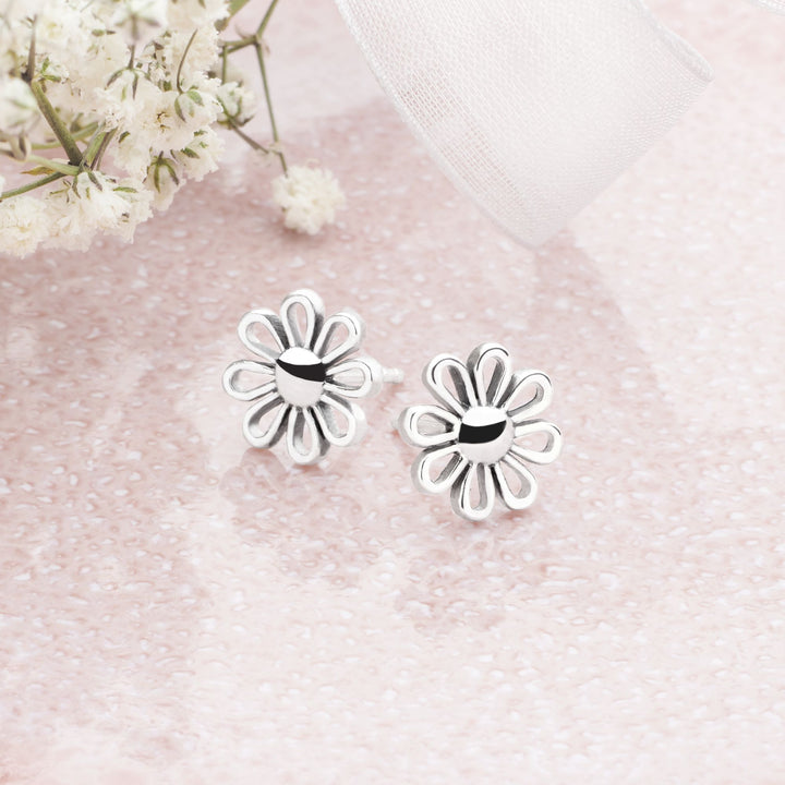 Dainty Daisy Studs (E50231)