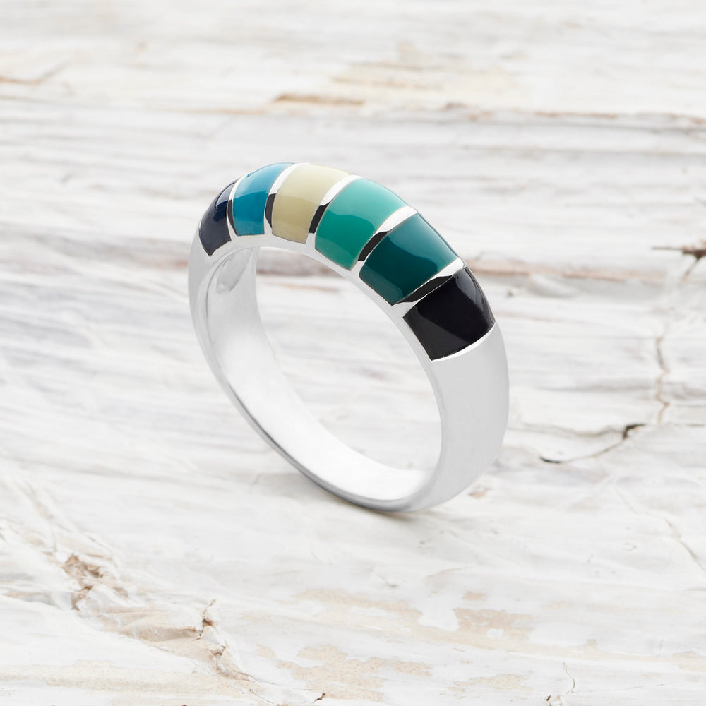 925 sterling silver ring with blue shades of coloured enamel hues.