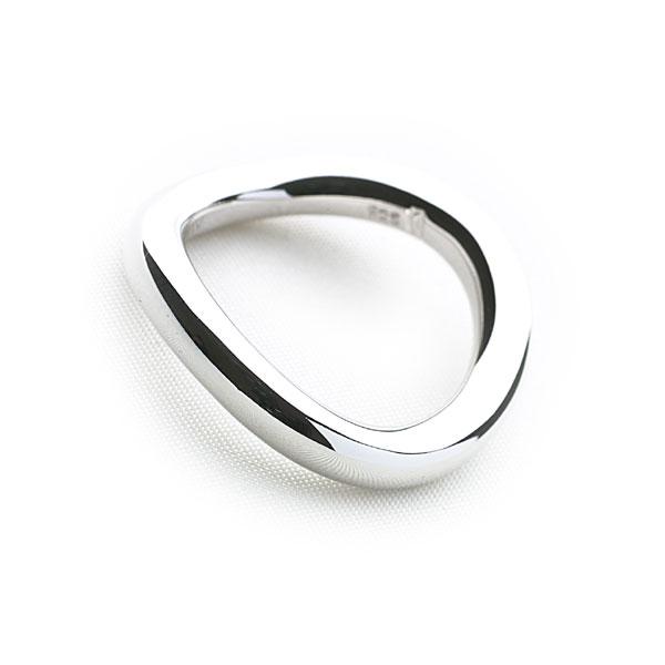 925 sterling silver Polished twisted ring.